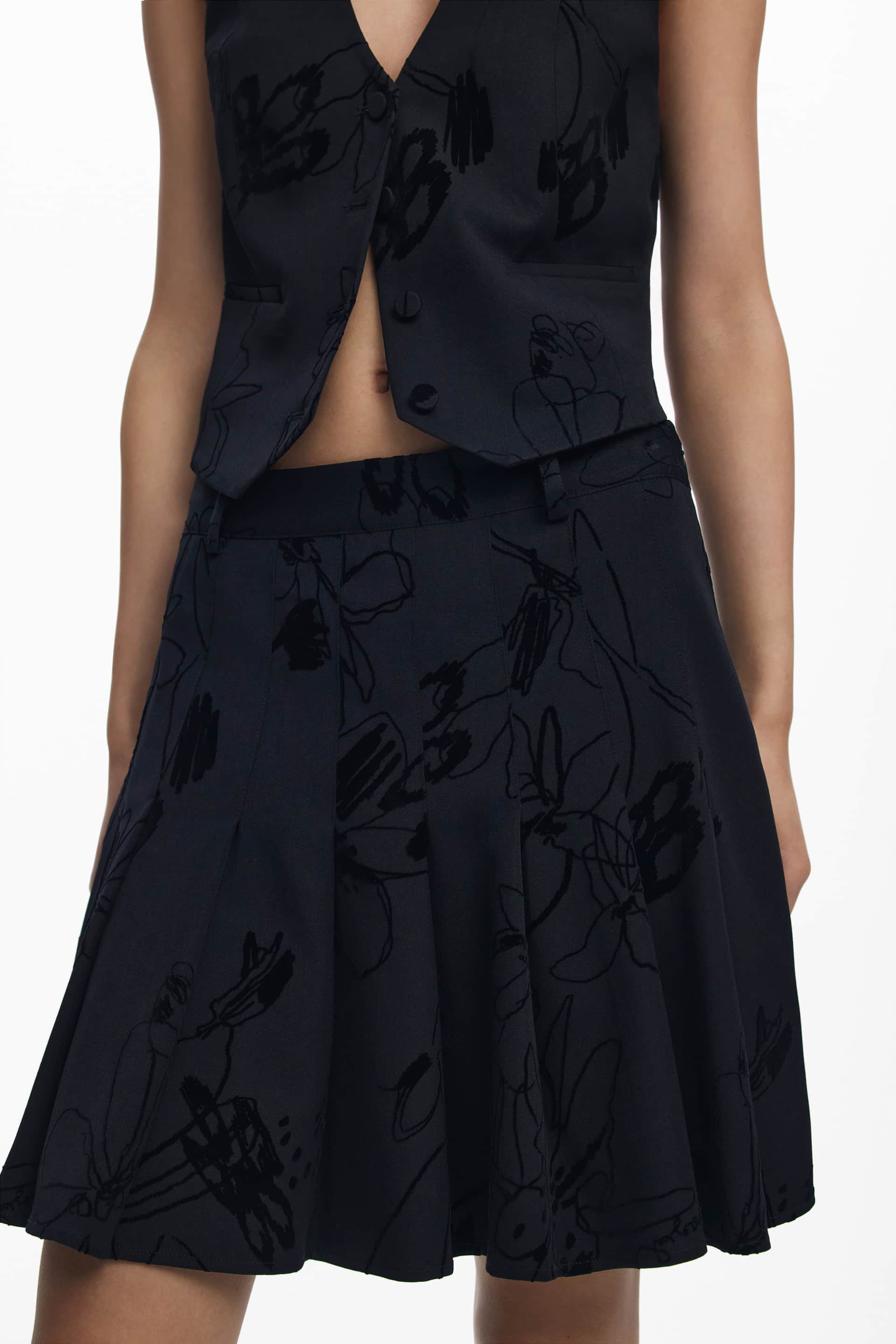 DESIGUAL WOMEN'S BLACK SHORT SKIRT