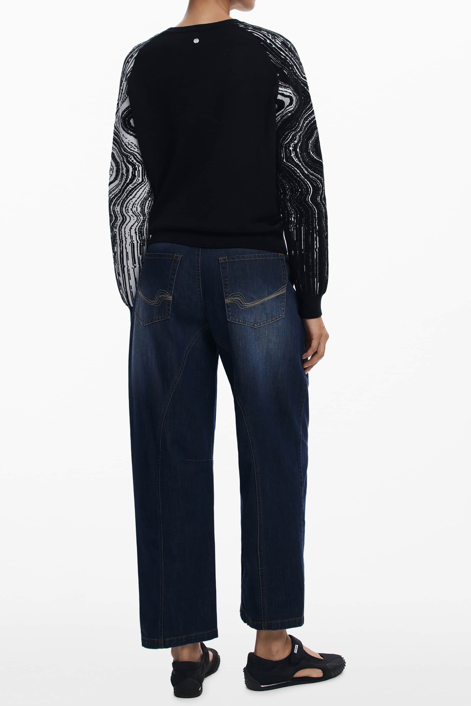 DESIGUAL WOMEN'S BLACK SWEATER