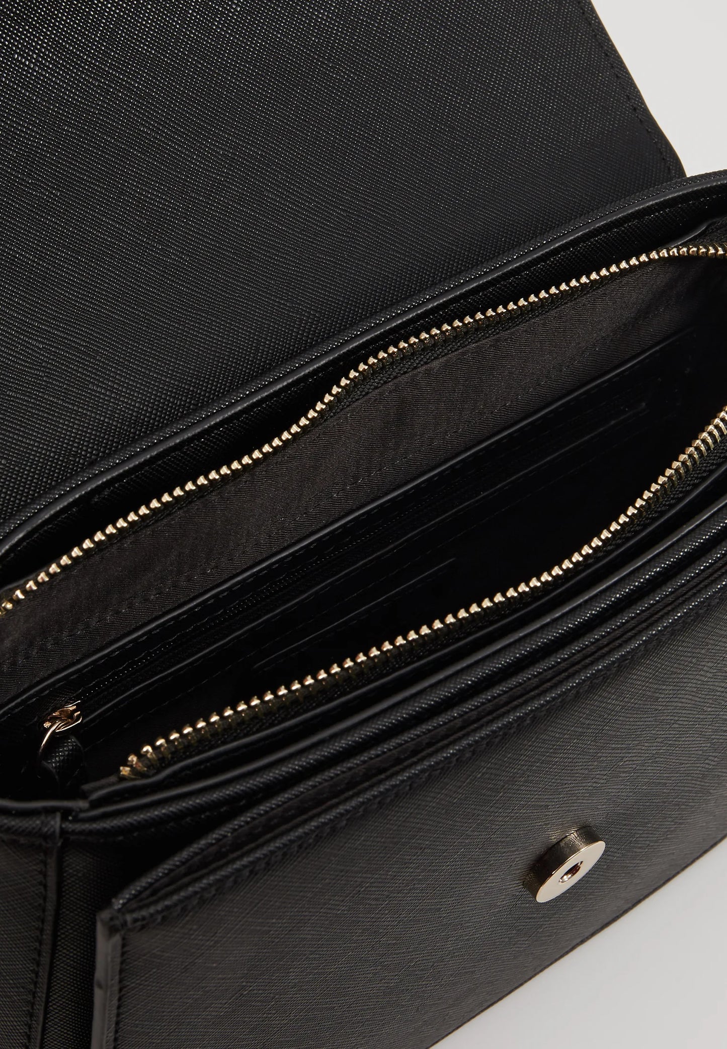 Valentino DIVINA Nero Handtas – Zwarte Schoudertas met Gouden V-Hanger