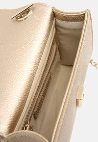 Valentino Portemonnee Goud – V-logo met Kettingdetail | Designer Wallet